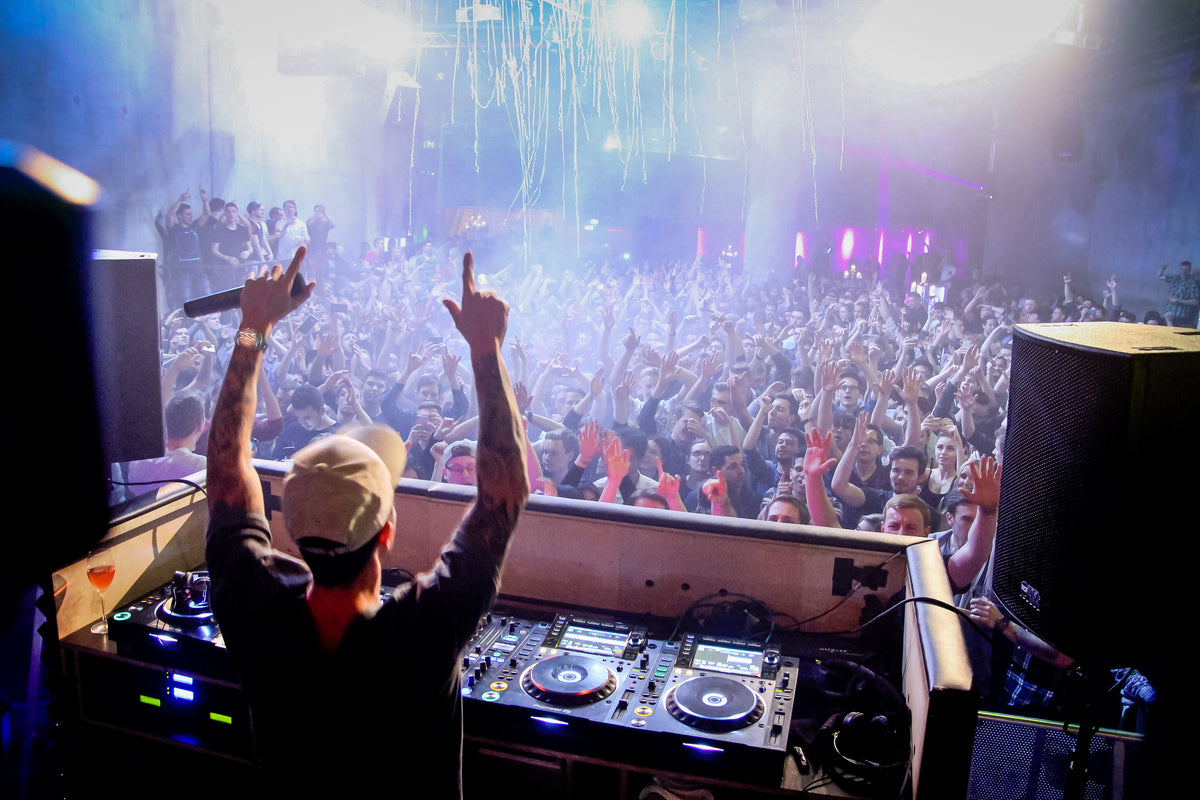 Nightclub Entry Package – Guest List + Welcome Drink